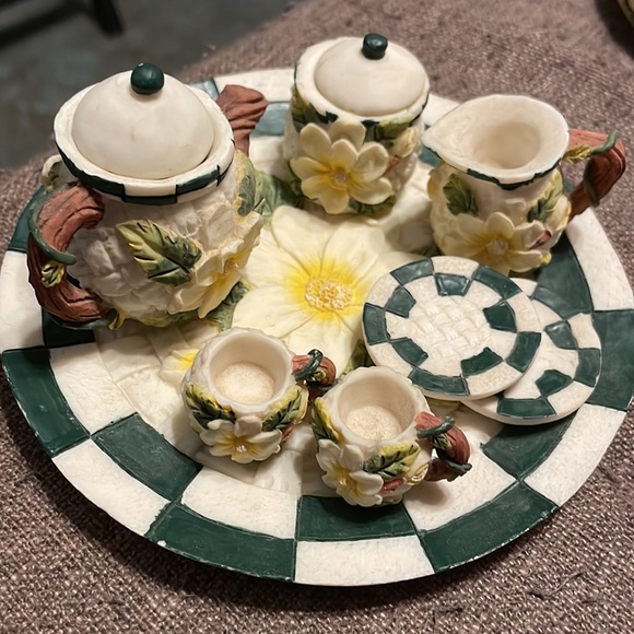 Green checkered miniature t cup set. Magnolia flower on center of plate. - Picture 2 of 4